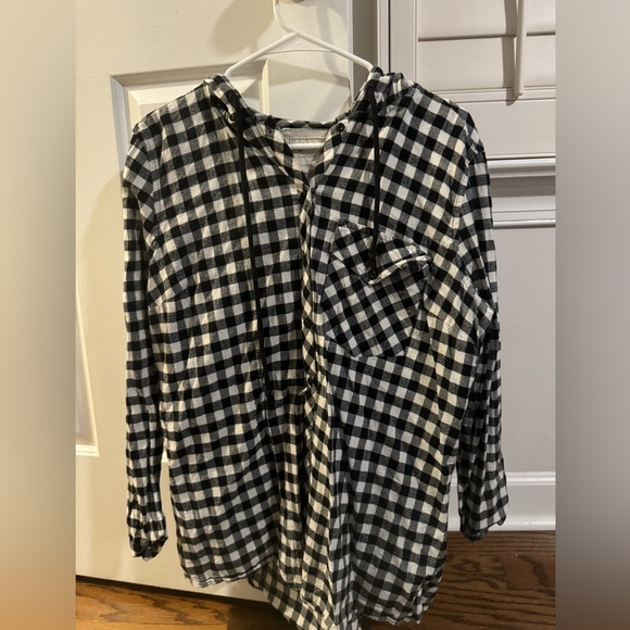 Black and white checkered flannel with hoodie hood - Picture 1 of 3